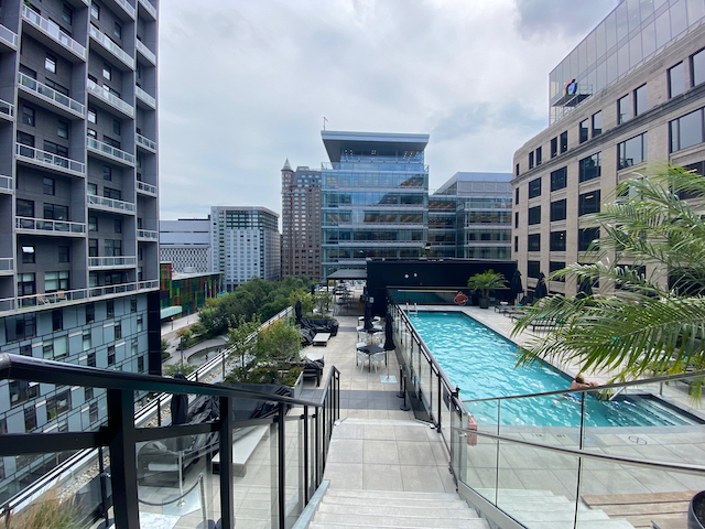 building humaniti montreal piscine